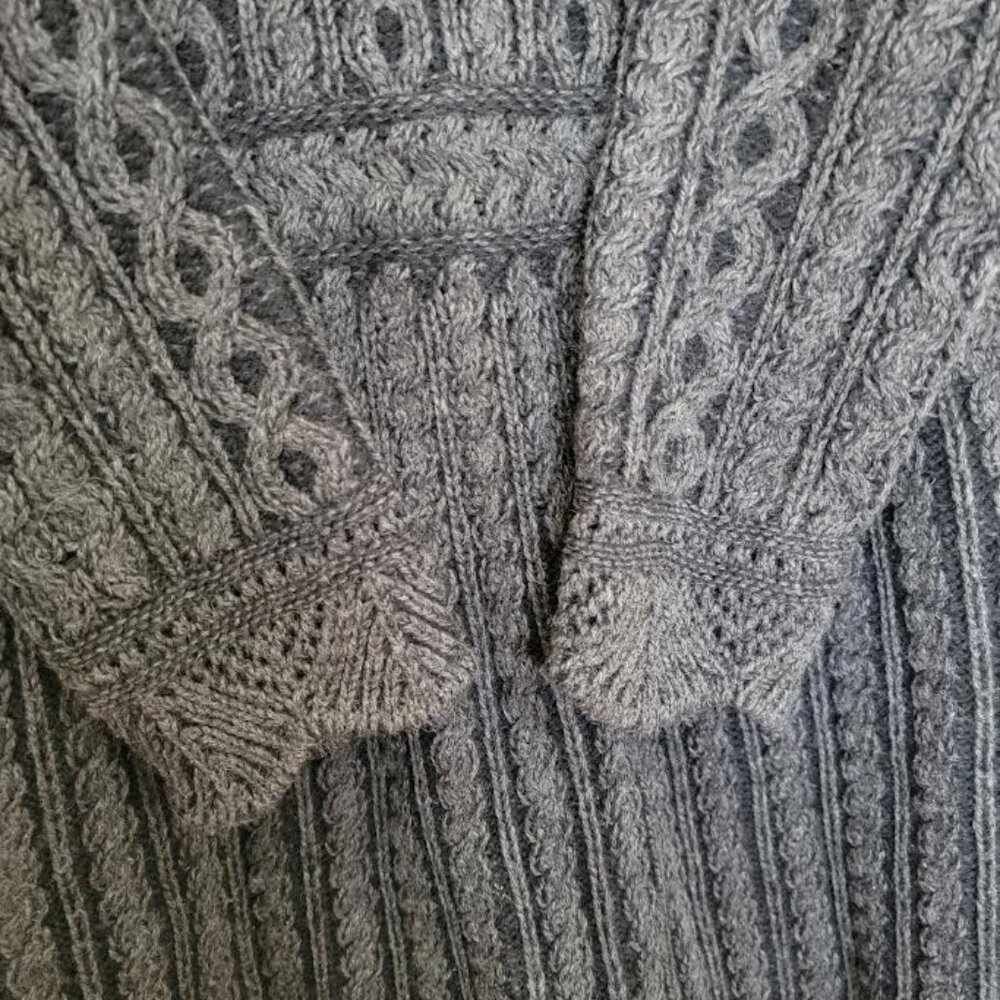 Made in Ireland | Aran Crafts | 100% Merino Wool - Picture 11 of 13